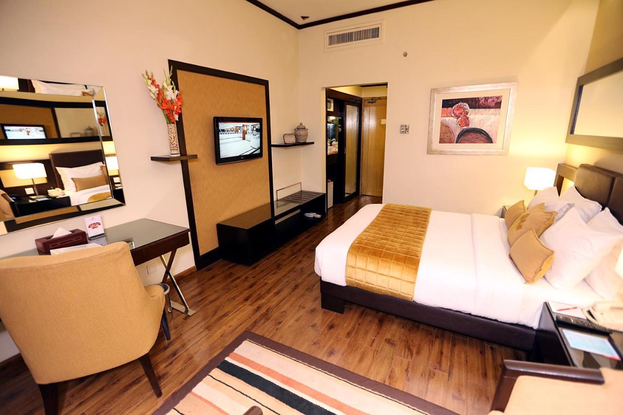 Ramada By Wyndham Multan Hotel Luaran gambar