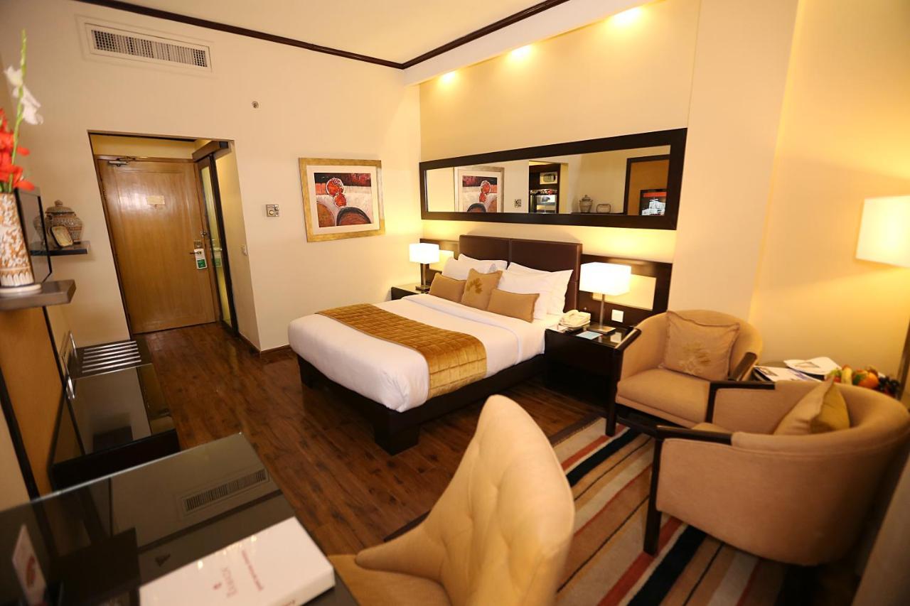 Ramada By Wyndham Multan Hotel Luaran gambar
