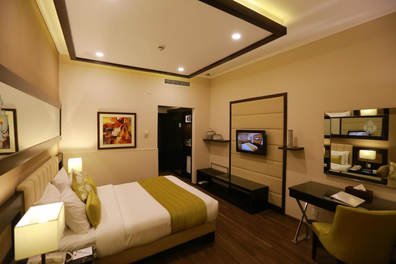 Ramada By Wyndham Multan Hotel Luaran gambar