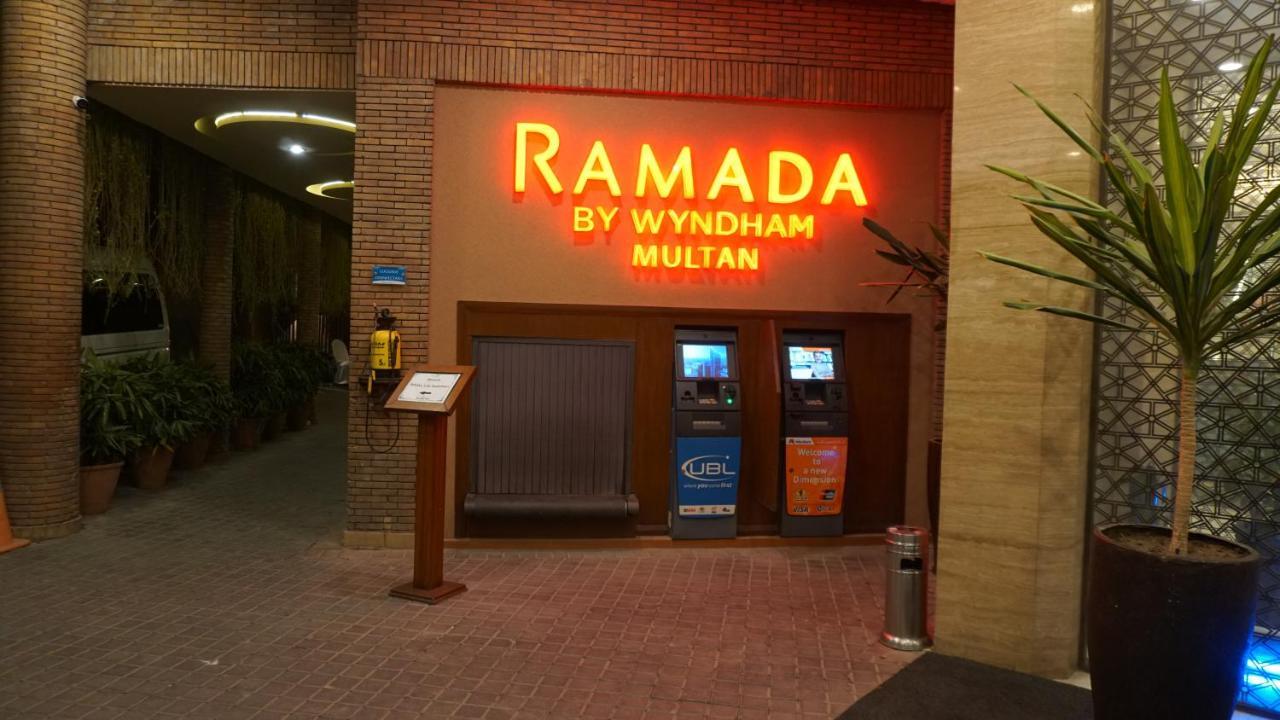 Ramada By Wyndham Multan Hotel Luaran gambar