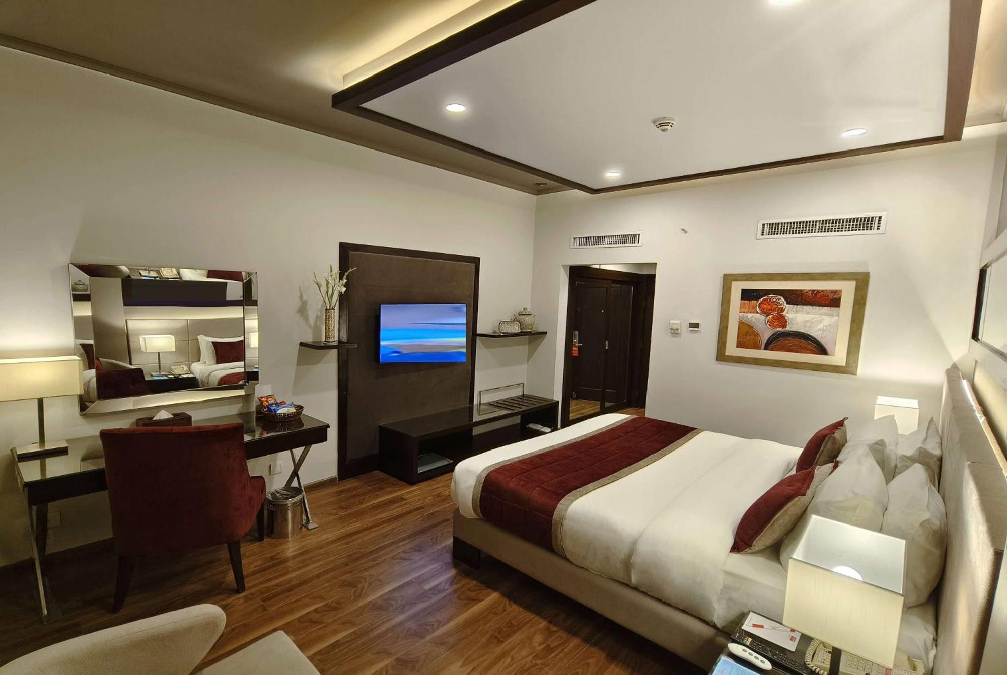 Ramada By Wyndham Multan Hotel Luaran gambar