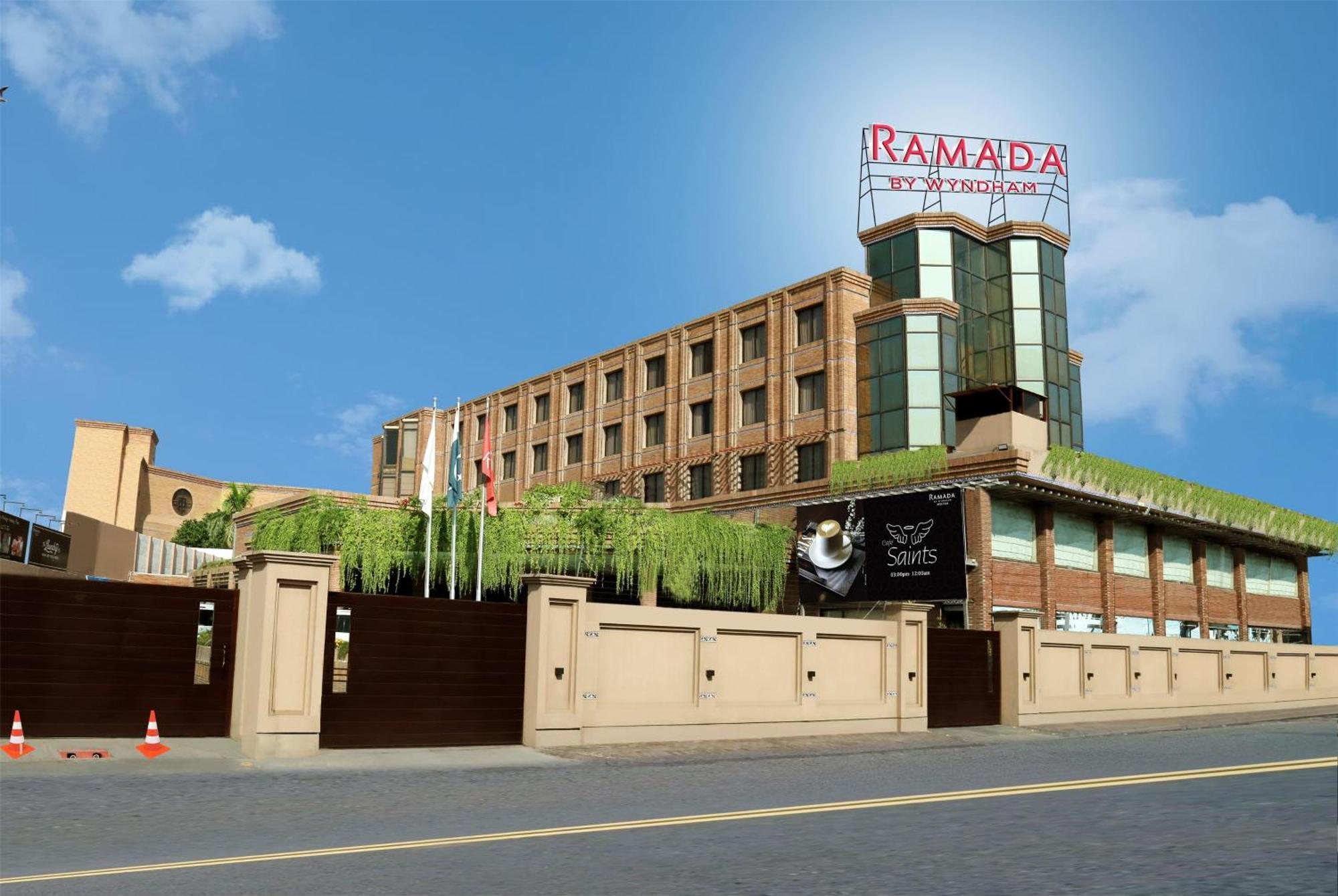 Ramada By Wyndham Multan Hotel Luaran gambar