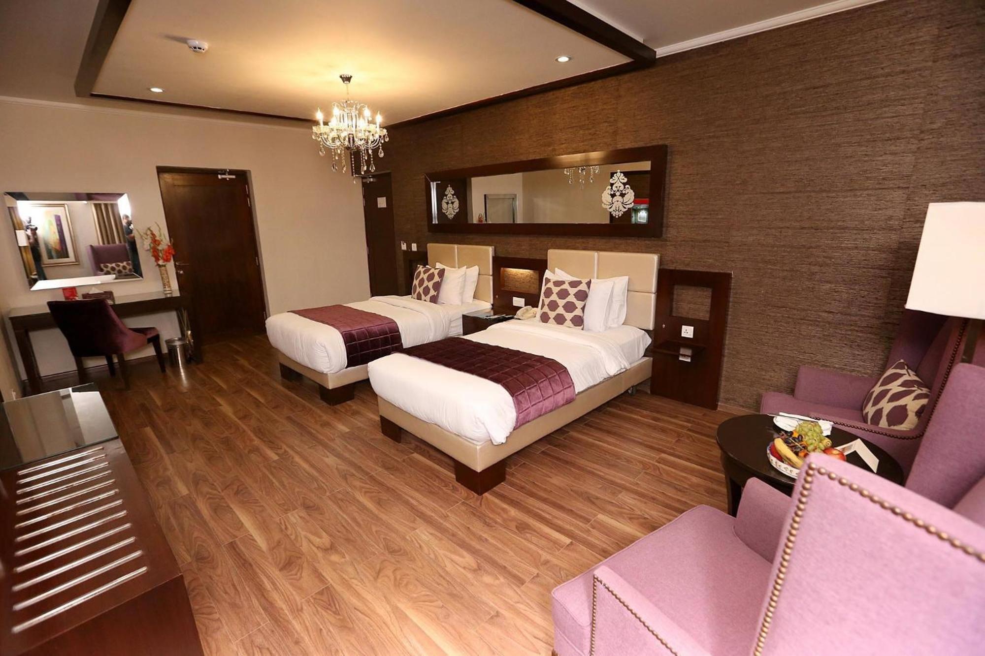 Ramada By Wyndham Multan Hotel Luaran gambar