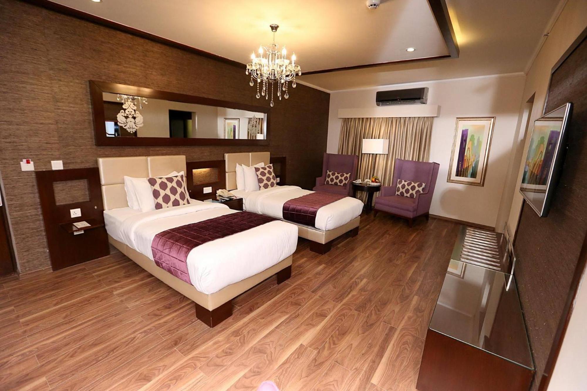 Ramada By Wyndham Multan Hotel Luaran gambar